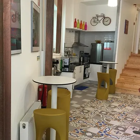 בית הארחה House Petit Lusa ליסבון