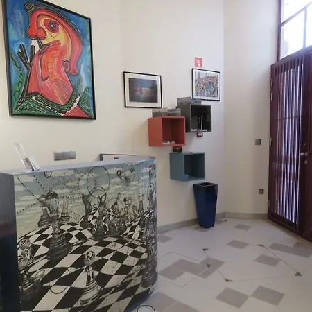 House Petit Lusa בית הארחה 3*