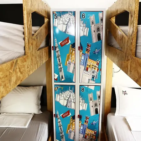 House Petit Lusa בית הארחה 3*