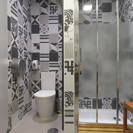 Πανσιόν House Petit Lusa 2*