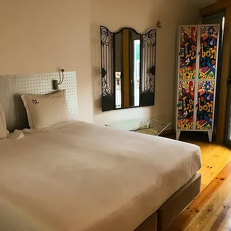 Πανσιόν House Petit Lusa 2*