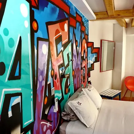 Πανσιόν House Petit Lusa 2*