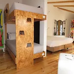 House Petit Lusa Πανσιόν 3*