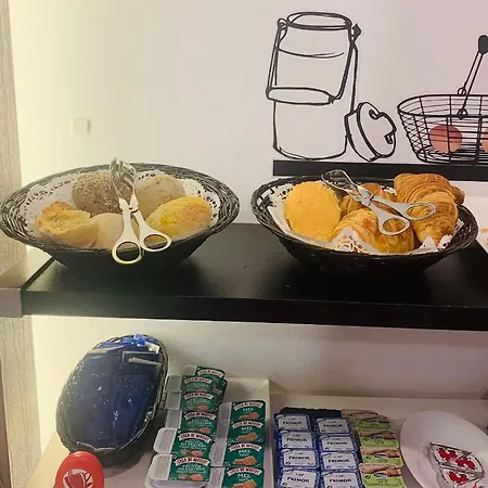 ゲストハウス プチ ルサ