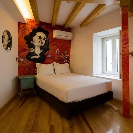 House Petit Lusa Lissabon