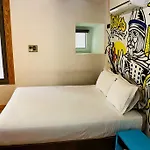 House Petit Lusa בית הארחה ליסבון