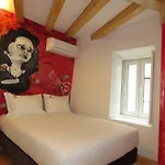 House Petit Lusa 3* ליסבון