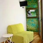 בית הארחה House Petit Lusa ליסבון