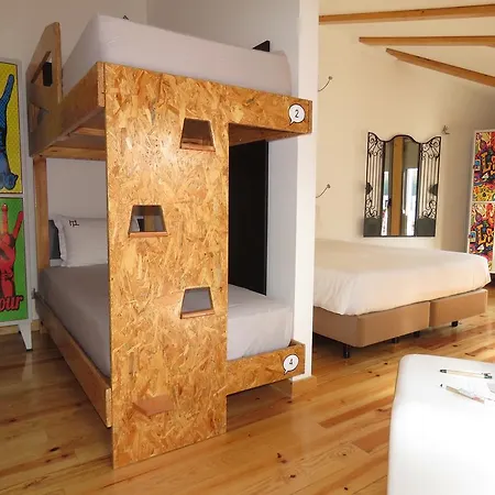 House Petit Lusa Πανσιόν 3*